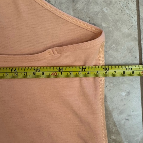 Lululemon Razorback Tank Top Medium - Picture 4 of 4